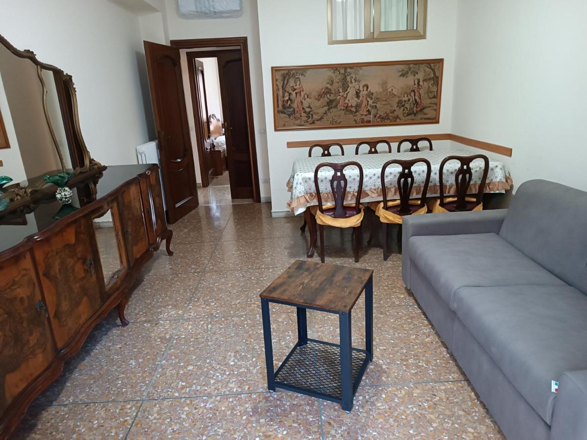 רומא Hortis Apartment, 5 Persone, 2 Camere, Balcone, Metro C E Tram Per Il Centro מראה חיצוני תמונה